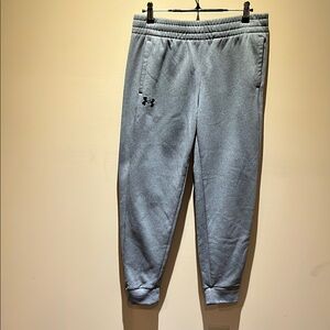 Under Armour Gray Sweatpants with Elastic Cuffs and Tapered Fit